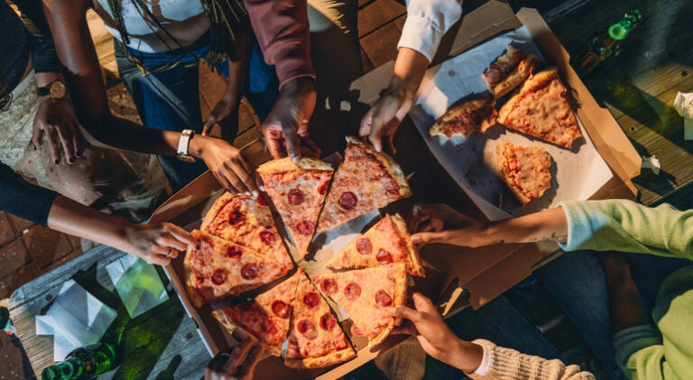 how much pizza to order